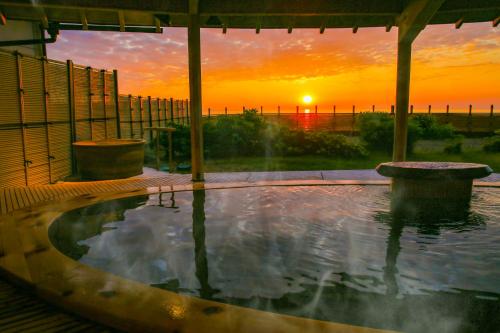 Imagen general del Hotel Ooedo Onsen Monogatari Premium Shiomiso. Foto 1