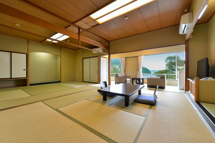 Imagen de la habitación del Hotel Ooedo Onsen Monogatari Suiyotei. Foto 11
