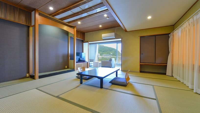 Imagen de la habitación del Hotel Ooedo Onsen Monogatari Suiyotei. Foto 12