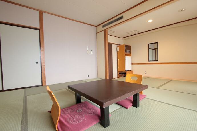 Imagen general del Hotel Ooedo Onsen Monogatari Toi Marine. Foto 2