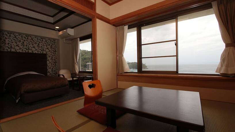 Imagen general del Hotel Ooedo Onsen Monogatari Toi Marine. Foto 3