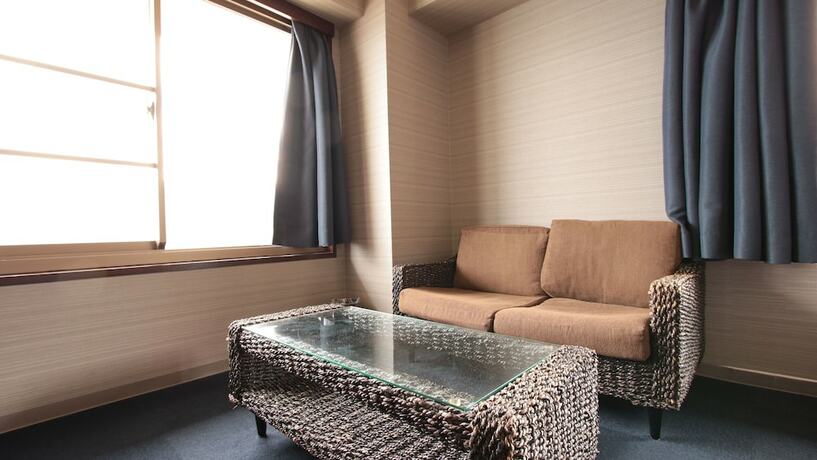 Imagen de la habitación del Hotel Ooedo Onsen Monogatari Toi Marine. Foto 11