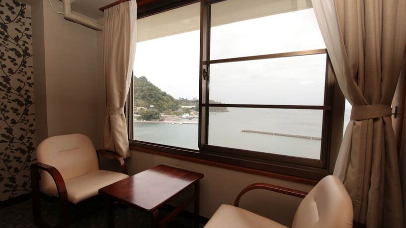 Imagen de la habitación del Hotel Ooedo Onsen Monogatari Toi Marine. Foto 13