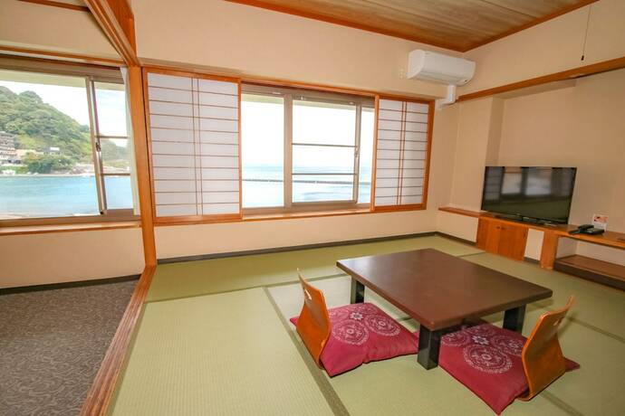 Imagen de la habitación del Hotel Ooedo Onsen Monogatari Toi Marine. Foto 15
