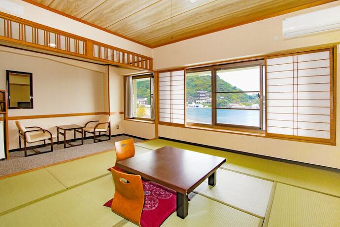 Imagen de la habitación del Hotel Ooedo Onsen Monogatari Toi Marine. Foto 17