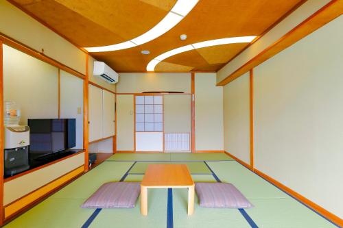 Imagen de la habitación del Hotel Ooedo-Onsen Monogatari Nanki Kushimoto. Foto 20