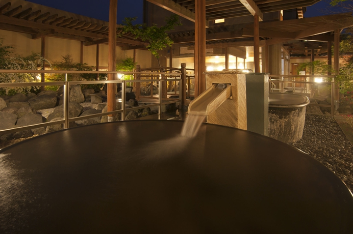 Imagen de la piscina del Hotel Ooike. Foto 16