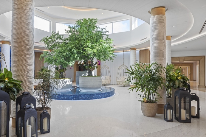 Imagen de los interiores del Hotel Opal Grand Oceanfront Resort and Spa. Foto 15