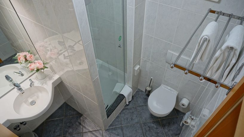 Imagen de la habitación del Hotel Opal, Laatzen. Foto 14