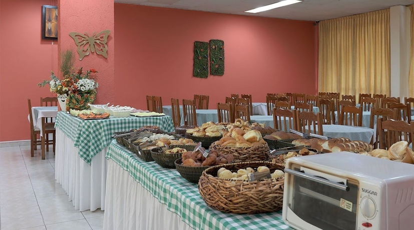 Imagen del bar/restaurante del Hotel Opala. Foto 6