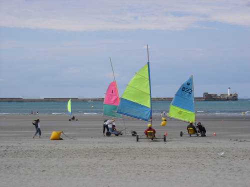 Imagen de los exteriores del Hotel Opal'inn. Foto 13