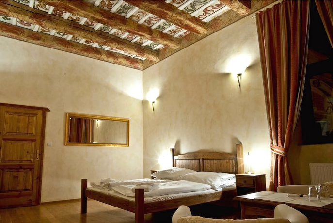 Imagen de la habitación del Hotel Opat. Foto 3