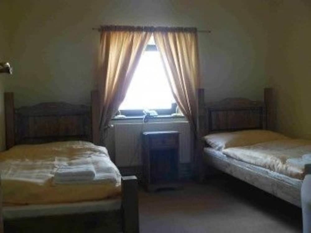 Imagen de la habitación del Hotel Opat. Foto 4