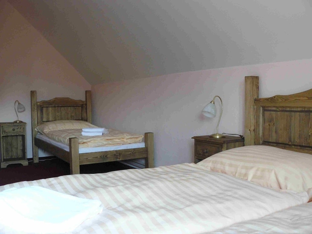 Imagen de la habitación del Hotel Opat. Foto 10