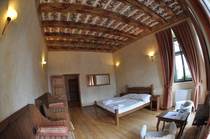 Imagen de la habitación del Hotel Opat. Foto 14