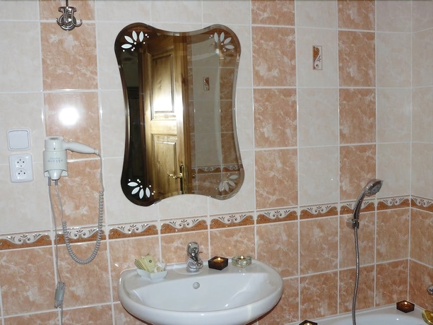 Imagen de la habitación del Hotel Opat. Foto 17