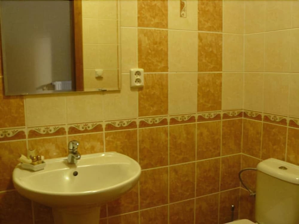 Imagen de la habitación del Hotel Opat. Foto 19