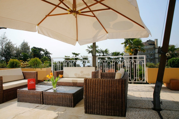 Imagen de los exteriores del Hotel Opatija. Foto 6