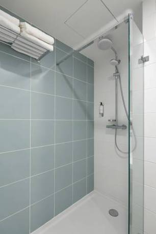 Imagen de la habitación del Hotel Opéralia Les Pins. Foto 5