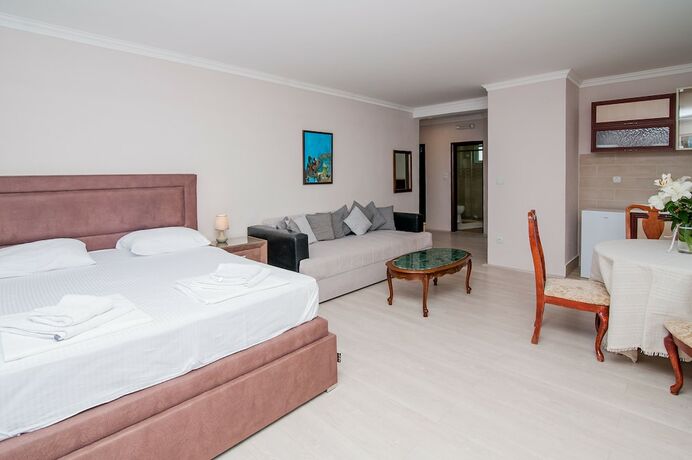 Imagen general del Hotel Open Sea Luxury Apartments. Foto 1