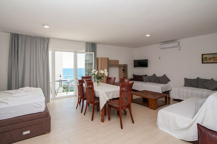 Imagen de la habitación del Hotel Open Sea Luxury Apartments. Foto 20