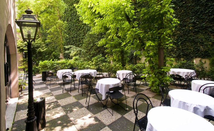 Imagen del bar/restaurante del Hotel Opera Cadet. Foto 8