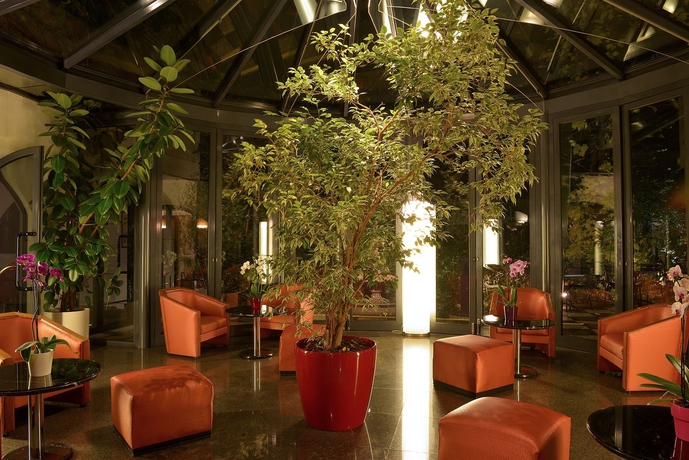 Imagen de los interiores del Hotel Opera Cadet. Foto 16