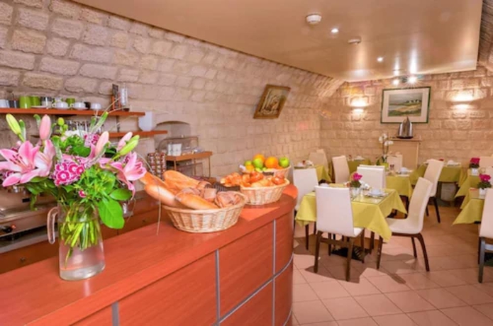 Imagen del bar/restaurante del Hotel Opera Deauville. Foto 3