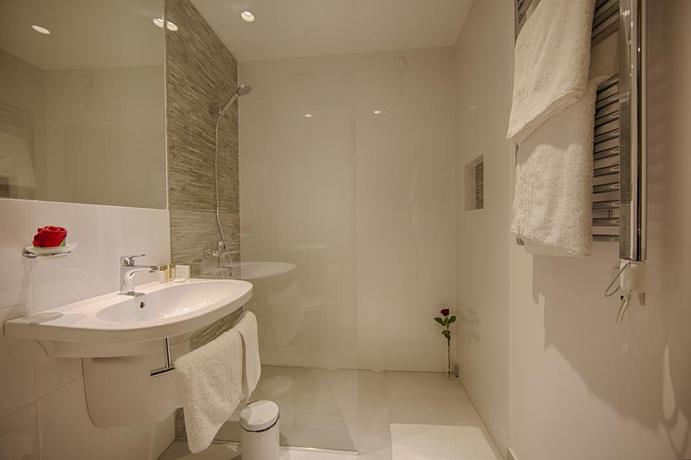 Imagen de la habitación del Hotel Opera Garni. Foto 4