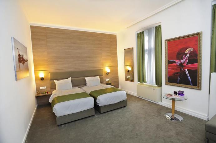 Imagen de la habitación del Hotel Opera Garni. Foto 5