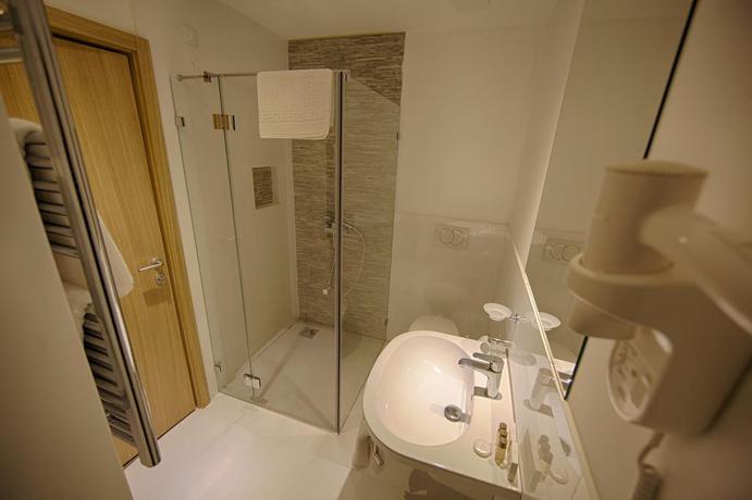 Imagen de la habitación del Hotel Opera Garni. Foto 9