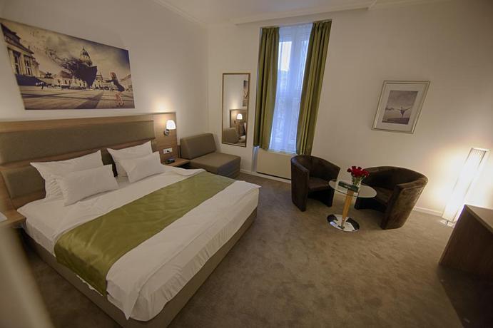 Imagen de la habitación del Hotel Opera Garni. Foto 10