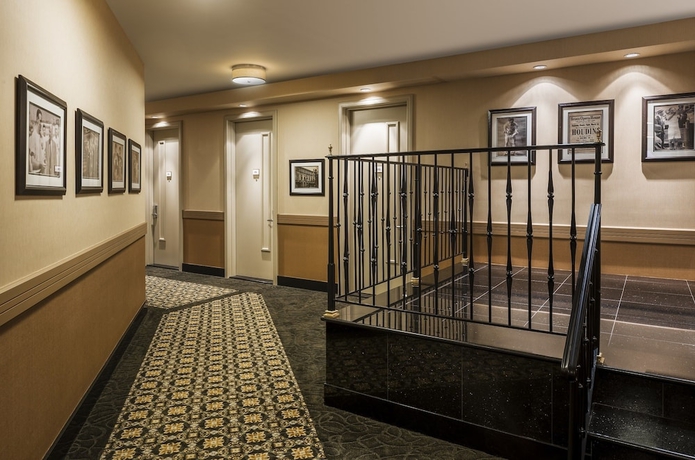 Imagen de los interiores del Hotel Opera House. Foto 17