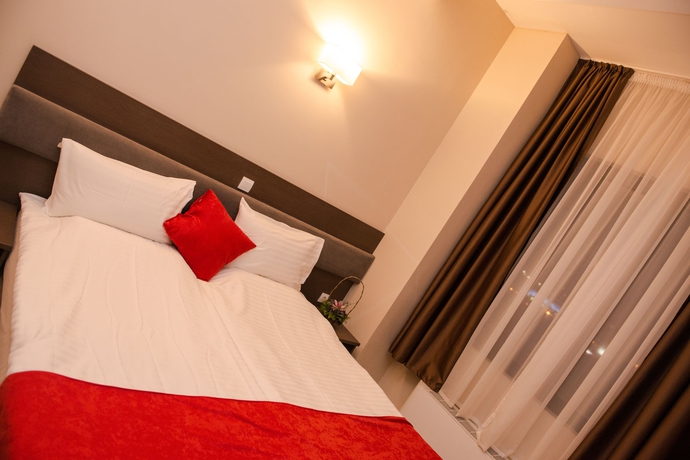 Imagen de la habitación del Hotel Opera House, SKOPJE. Foto 8