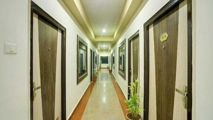 Imagen de los interiores del Hotel Opera Inn. Foto 12