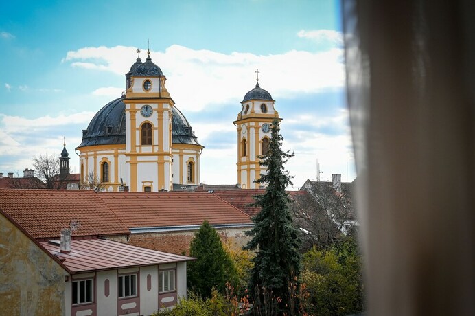Imagen general del Hotel Opera, Jaroměřice nad Rokytnou. Foto 10