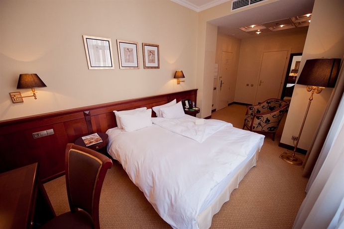 Imagen de la habitación del Hotel Opera, Kiev. Foto 10