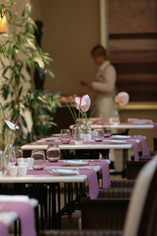 Imagen del bar/restaurante del Hotel Opera, Kiev. Foto 2