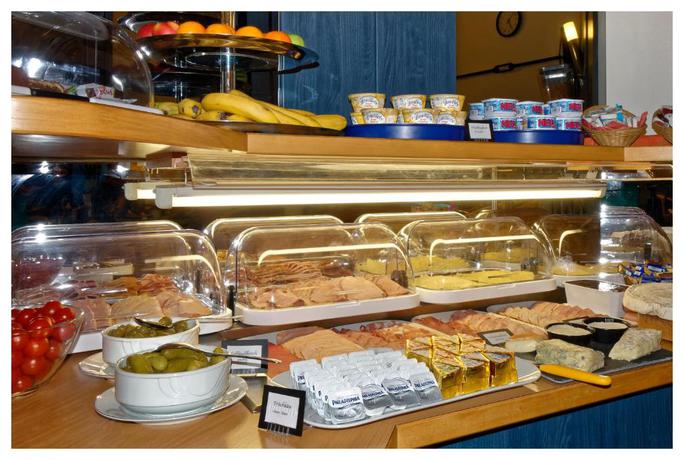 Imagen del bar/restaurante del Hotel Opera K&ouml;ln. Foto 3