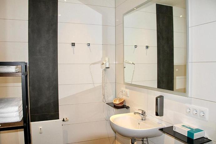 Imagen de la habitación del Hotel Opera K&ouml;ln. Foto 15