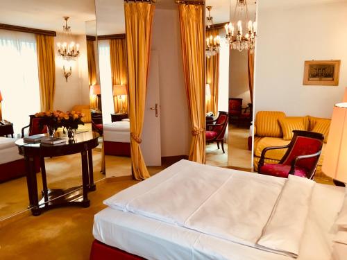 Imagen de la habitación del Hotel Opera, Munich. Foto 6