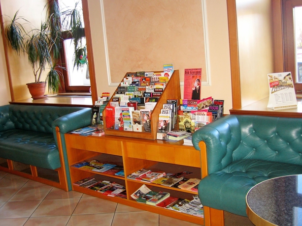 Imagen de los interiores del Hotel Opera, Praga. Foto 13