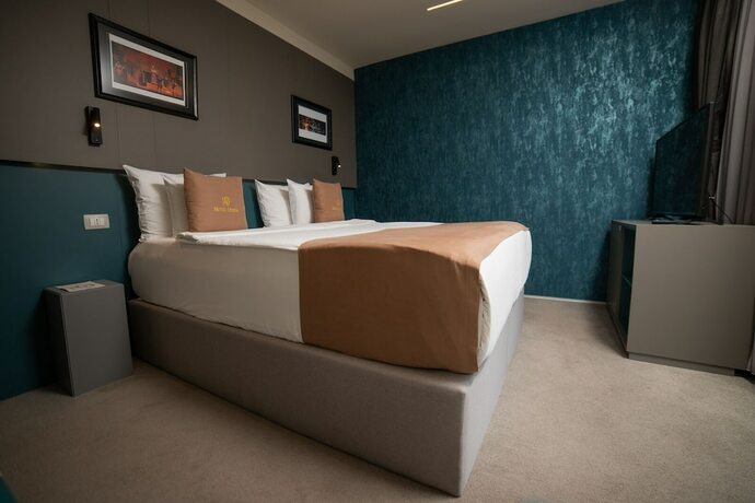 Imagen de la habitación del Hotel Opera, Pristina. Foto 18