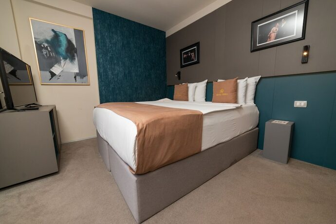 Imagen de la habitación del Hotel Opera, Pristina. Foto 19