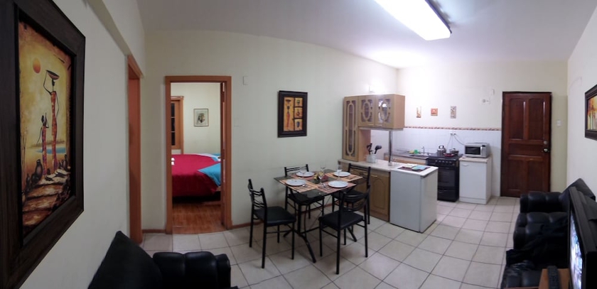 Imagen de la habitación del Hotel Opera Santiago Apartment. Foto 9