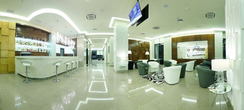 Imagen del bar/restaurante del Hotel Opera Suite. Foto 4