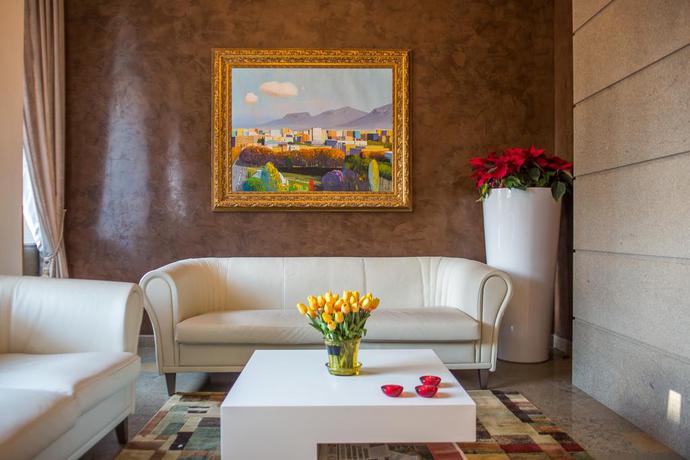 Imagen general del Hotel Opera, Tirana. Foto 14