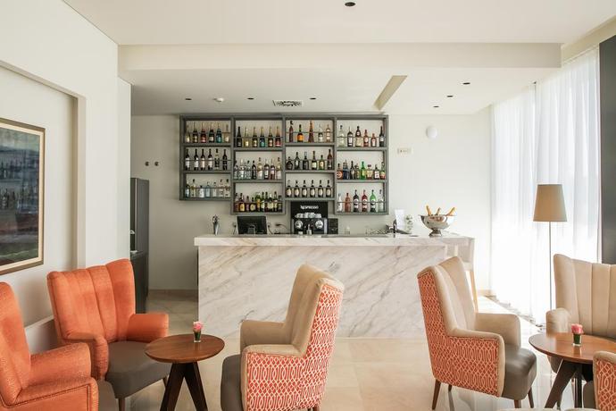 Imagen general del Hotel Oporto Airport Business. Foto 7