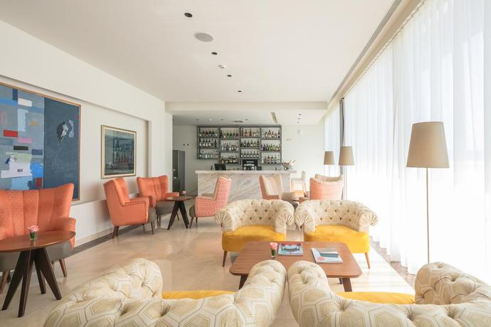 Imagen general del Hotel Oporto Airport Business. Foto 8