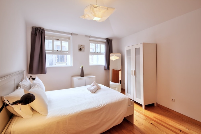 Imagen de la habitación del Hotel Oporto Entreparedes. Foto 13